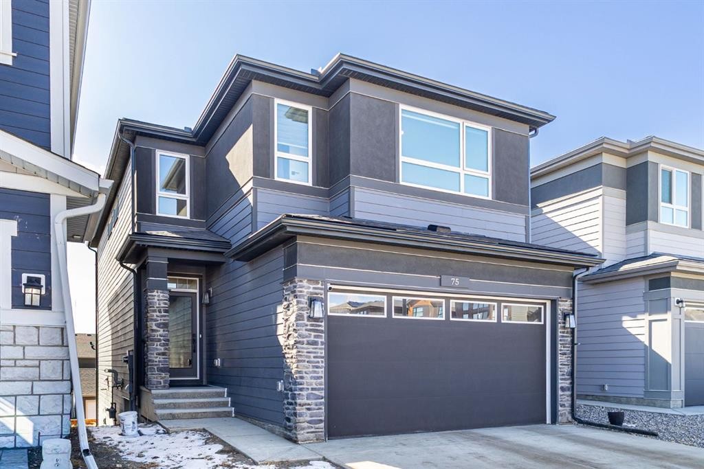 75 Royston Heath Nw, Calgary, AB - Outdoor With Facade