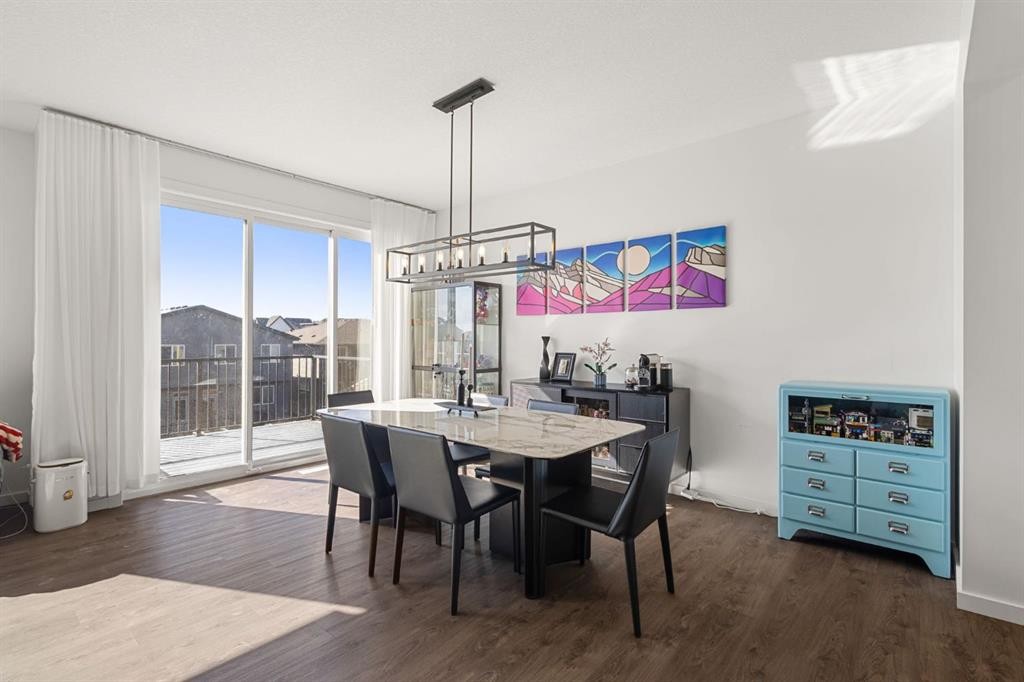 75 Royston Heath Nw, Calgary, AB - Indoor Photo Showing Dining Room