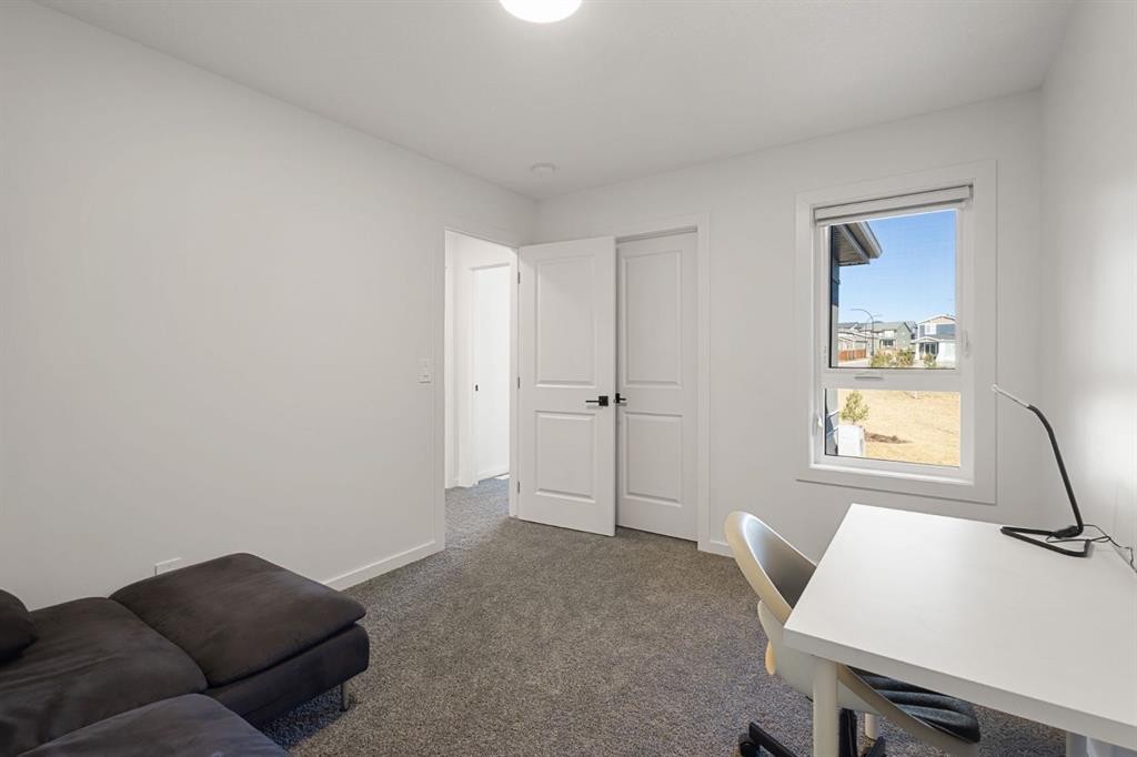 75 Royston Heath Nw, Calgary, AB - Indoor