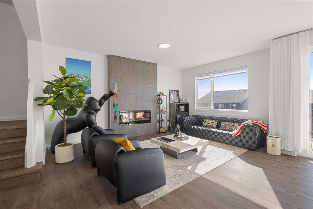 75 Royston Heath Nw, Calgary, AB - Indoor