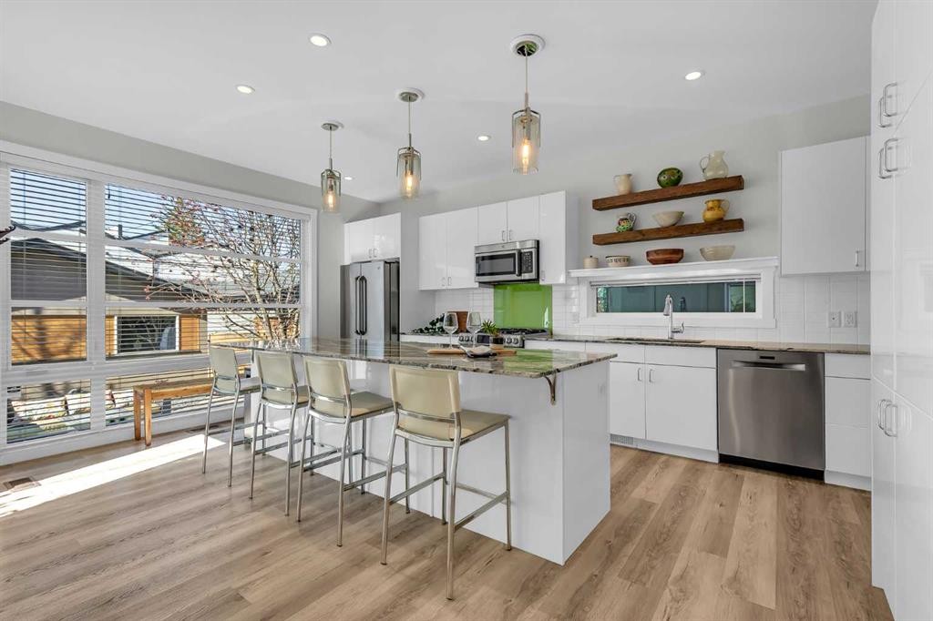 2729 Cochrane Road Nw, Calgary, AB - Indoor Photo Showing Kitchen With Stainless Steel Kitchen With Upgraded Kitchen