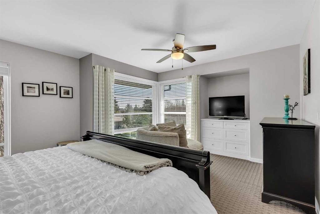 2729 Cochrane Road Nw, Calgary, AB - Indoor Photo Showing Bedroom