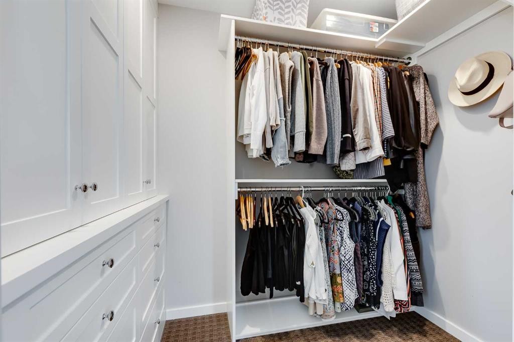2729 Cochrane Road Nw, Calgary, AB - Indoor With Storage