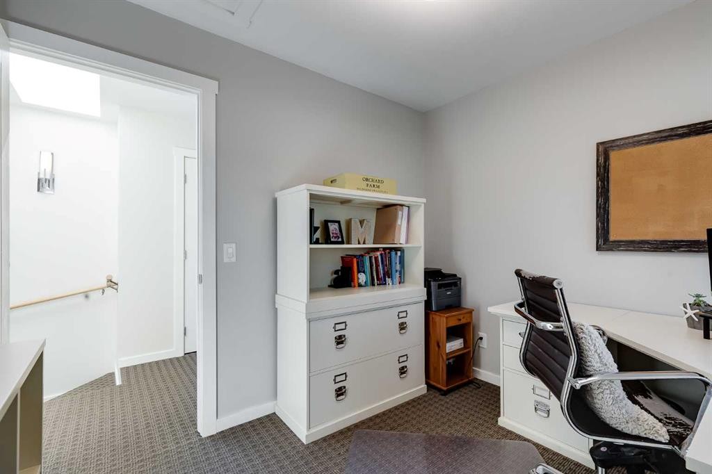 2729 Cochrane Road Nw, Calgary, AB - Indoor Photo Showing Office