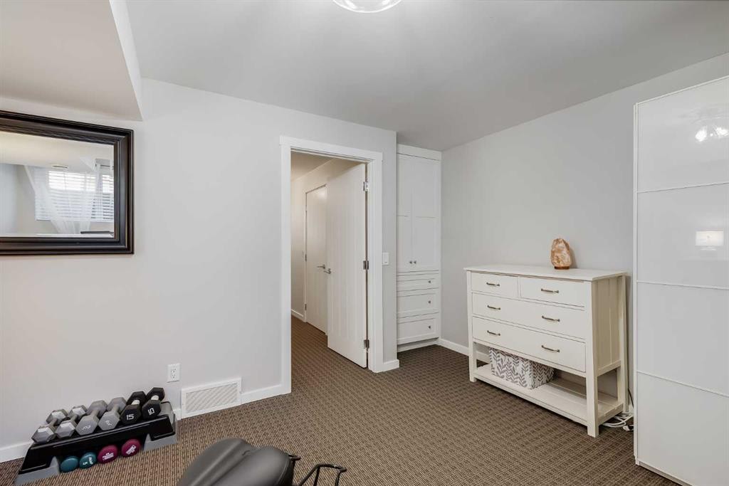 2729 Cochrane Road Nw, Calgary, AB - Indoor