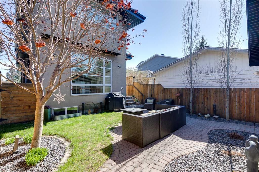 2729 Cochrane Road Nw, Calgary, AB - Outdoor