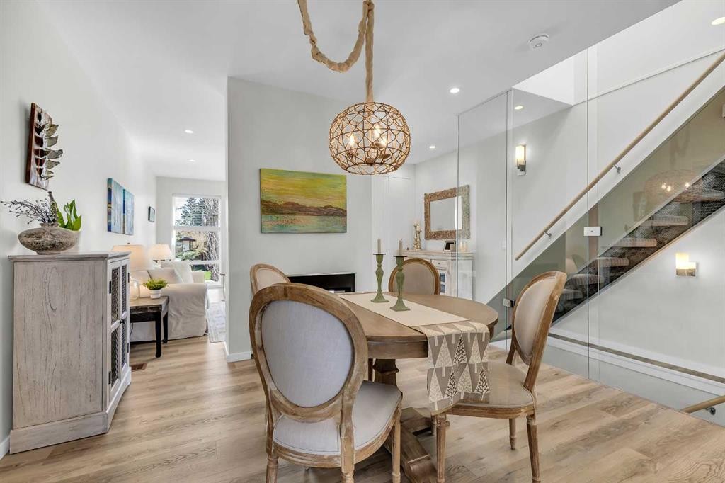 2729 Cochrane Road Nw, Calgary, AB - Indoor Photo Showing Dining Room