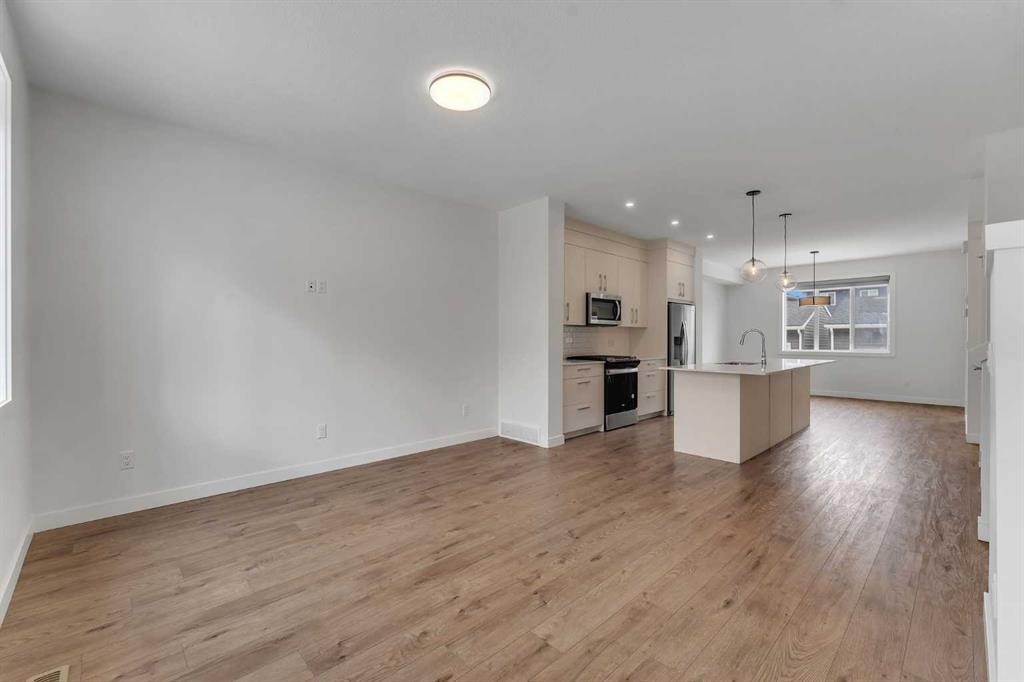 103 Cornerstone Path Ne, Calgary, AB - Indoor Photo Showing Kitchen