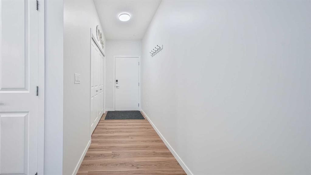 2209-33 Carringham Gate Nw, Calgary, AB - Indoor Photo Showing Other Room