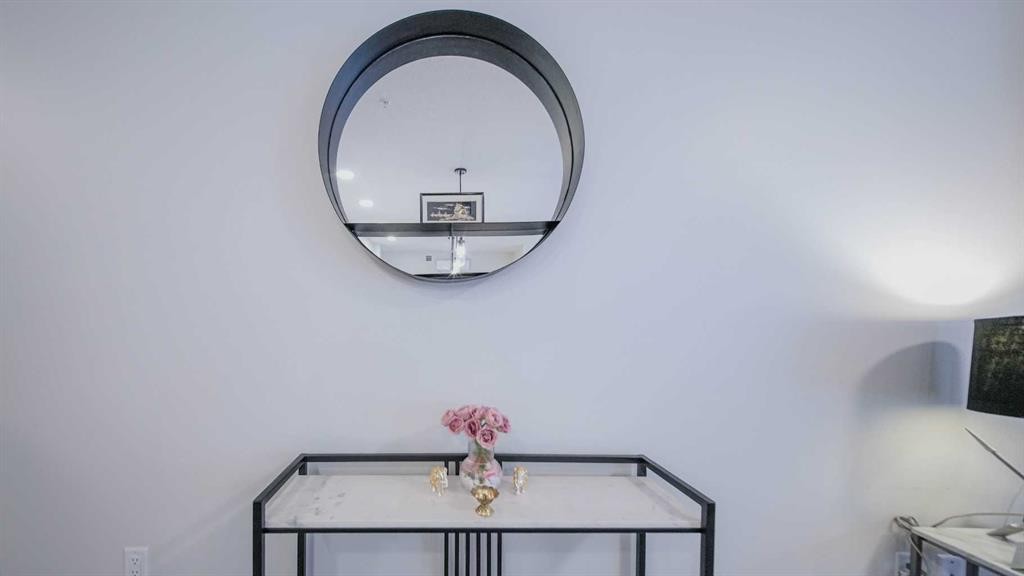 2209-33 Carringham Gate Nw, Calgary, AB - Indoor