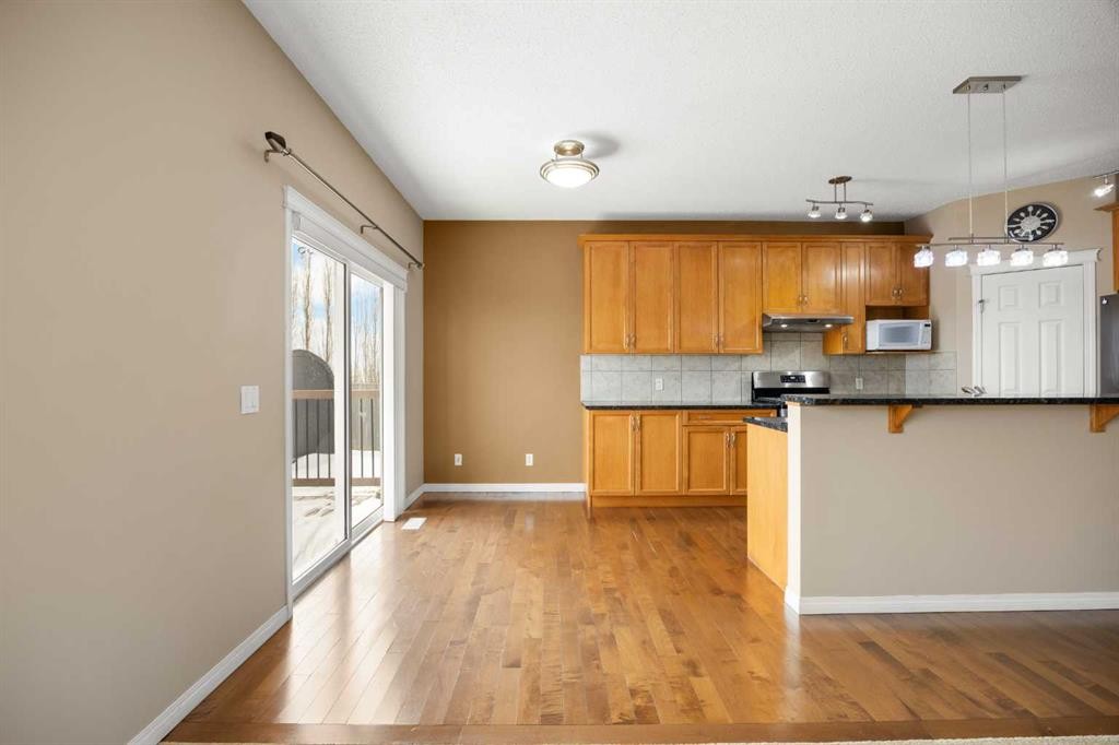65 Panora Way Nw, Calgary, AB - Indoor Photo Showing Kitchen