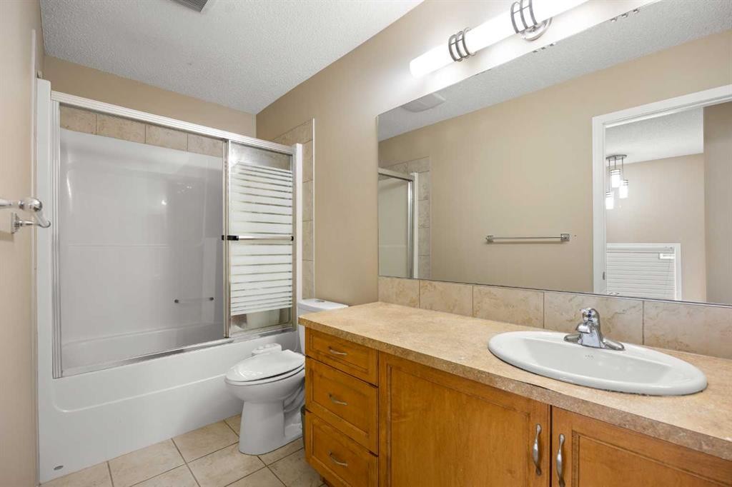 65 Panora Way Nw, Calgary, AB - Indoor Photo Showing Bathroom