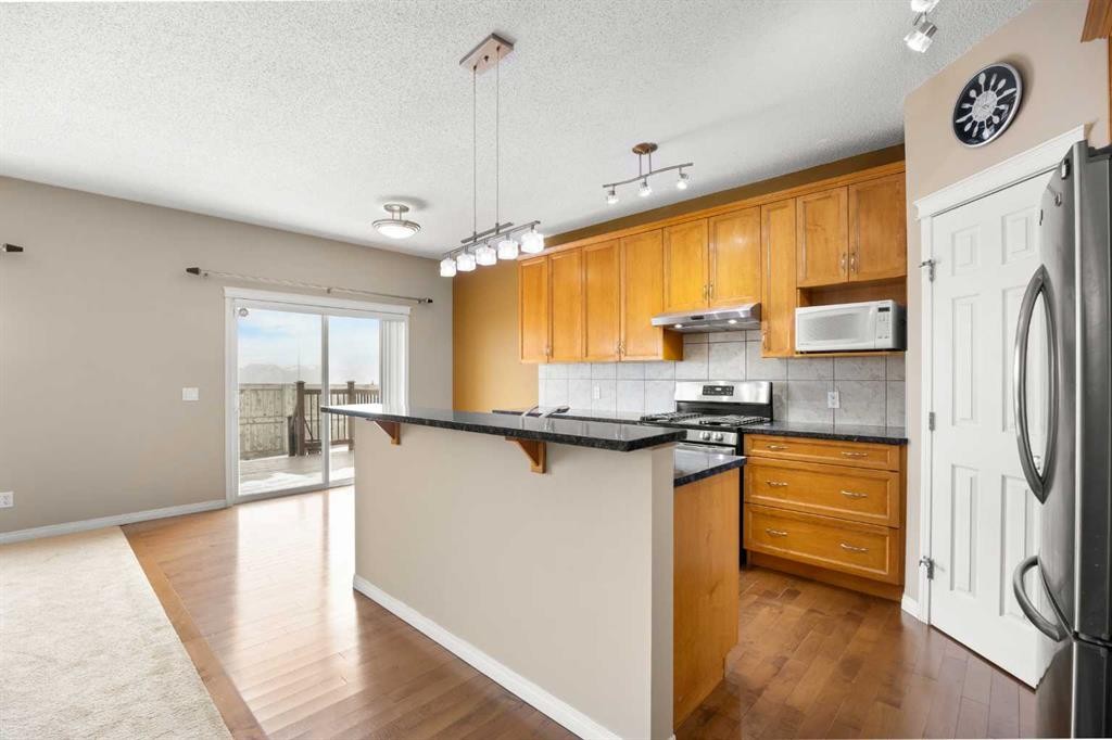 65 Panora Way Nw, Calgary, AB - Indoor Photo Showing Kitchen With Stainless Steel Kitchen