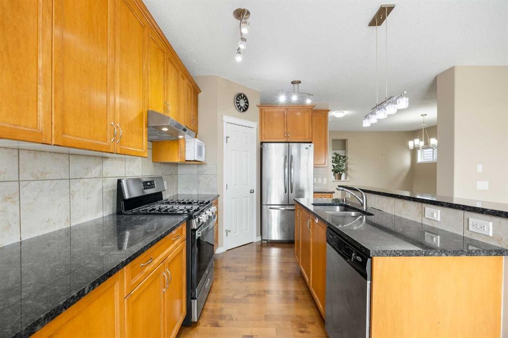 65 Panora Way Nw, Calgary, AB - Indoor Photo Showing Kitchen With Stainless Steel Kitchen