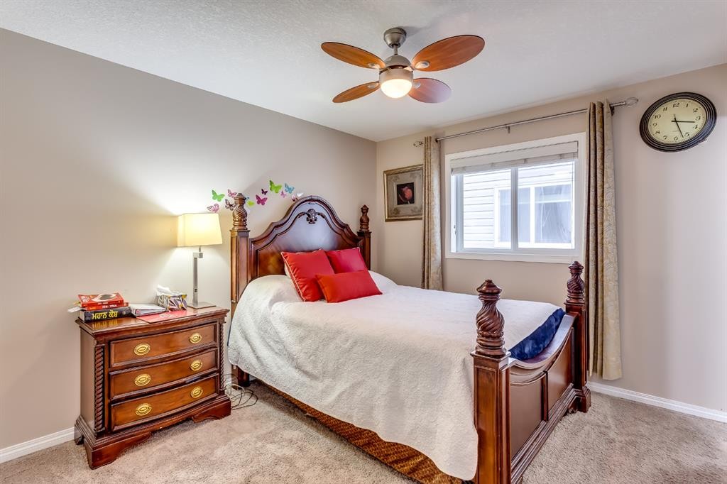 379 Skyview Shores Manor Ne, Calgary, AB - Indoor Photo Showing Bedroom