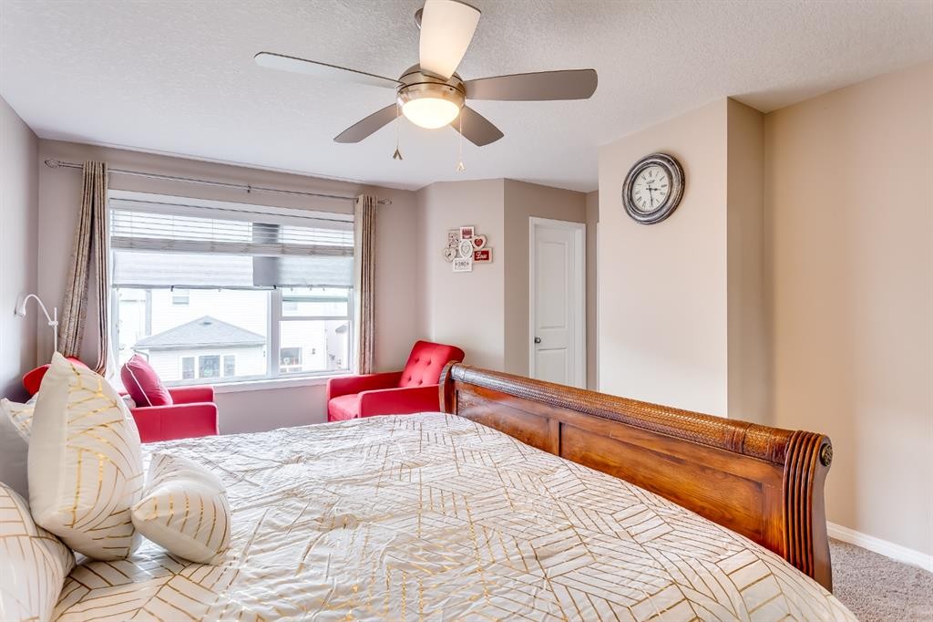 379 Skyview Shores Manor Ne, Calgary, AB - Indoor Photo Showing Bedroom