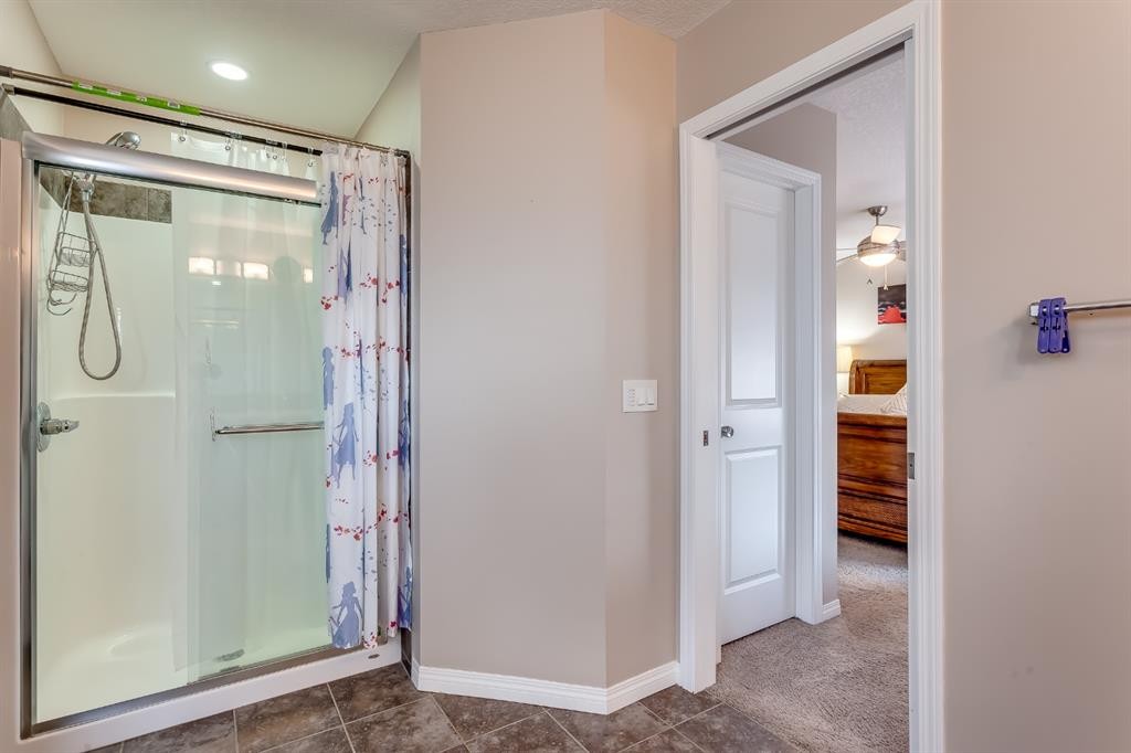 379 Skyview Shores Manor Ne, Calgary, AB - Indoor Photo Showing Bathroom