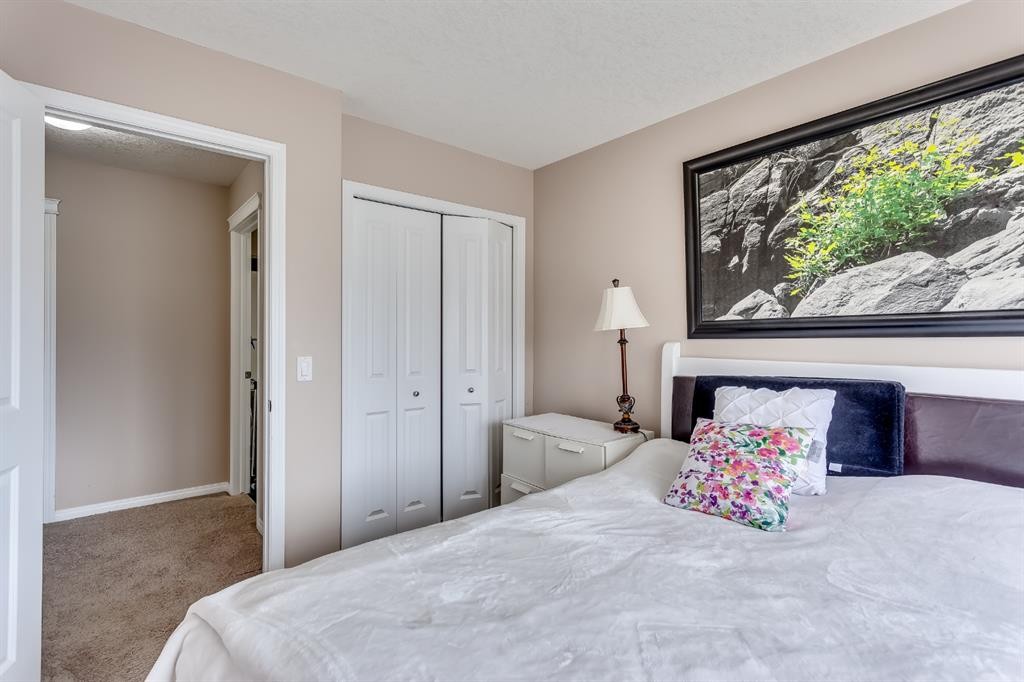 379 Skyview Shores Manor Ne, Calgary, AB - Indoor Photo Showing Bedroom