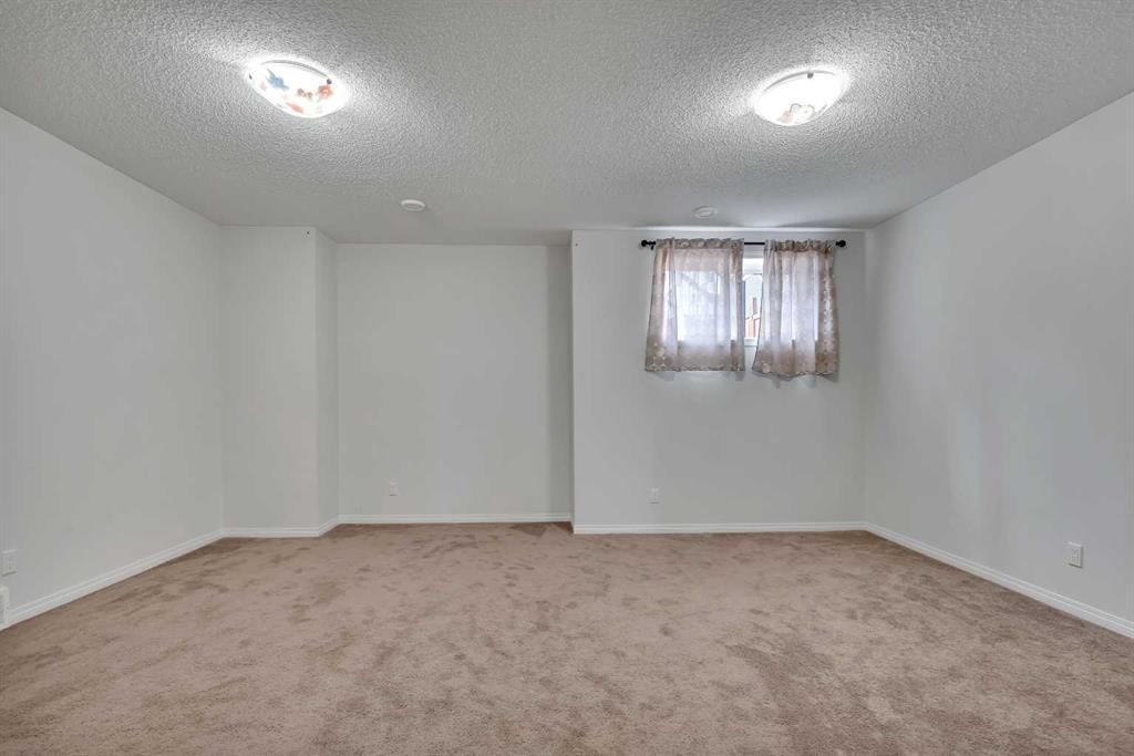 44 Cityside Rise Ne, Calgary, AB - Indoor Photo Showing Other Room
