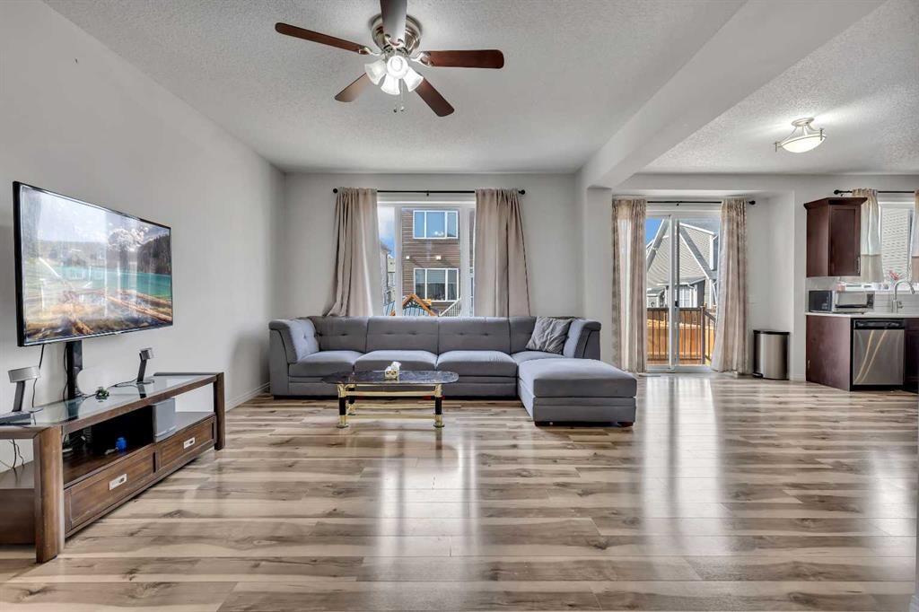 44 Cityside Rise Ne, Calgary, AB - Indoor Photo Showing Living Room