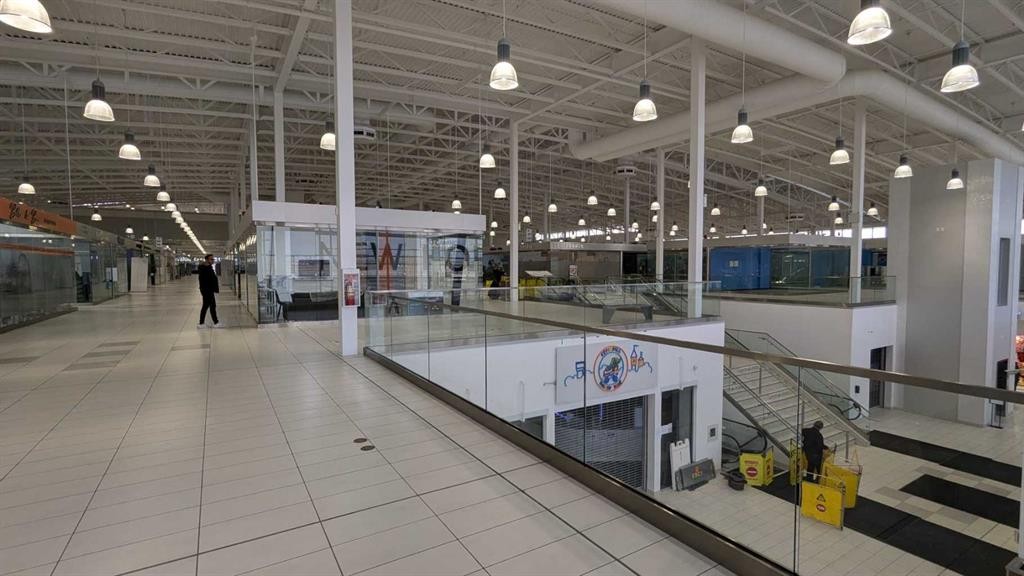 2-260300 Writing Creek Crescent, Balzac, AB