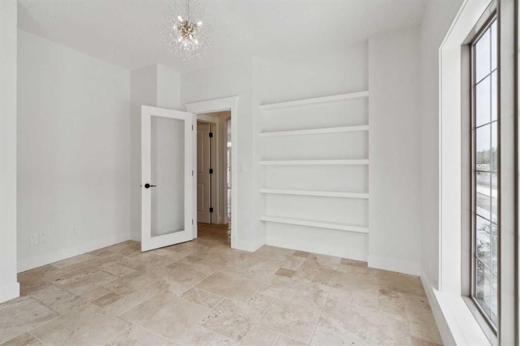 1 Discovery Ridge Link Sw, Calgary, AB - Indoor Photo Showing Other Room