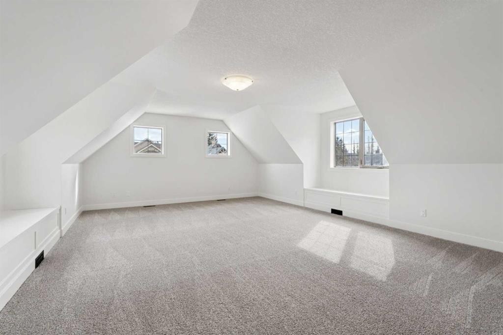 1 Discovery Ridge Link Sw, Calgary, AB - Indoor Photo Showing Other Room