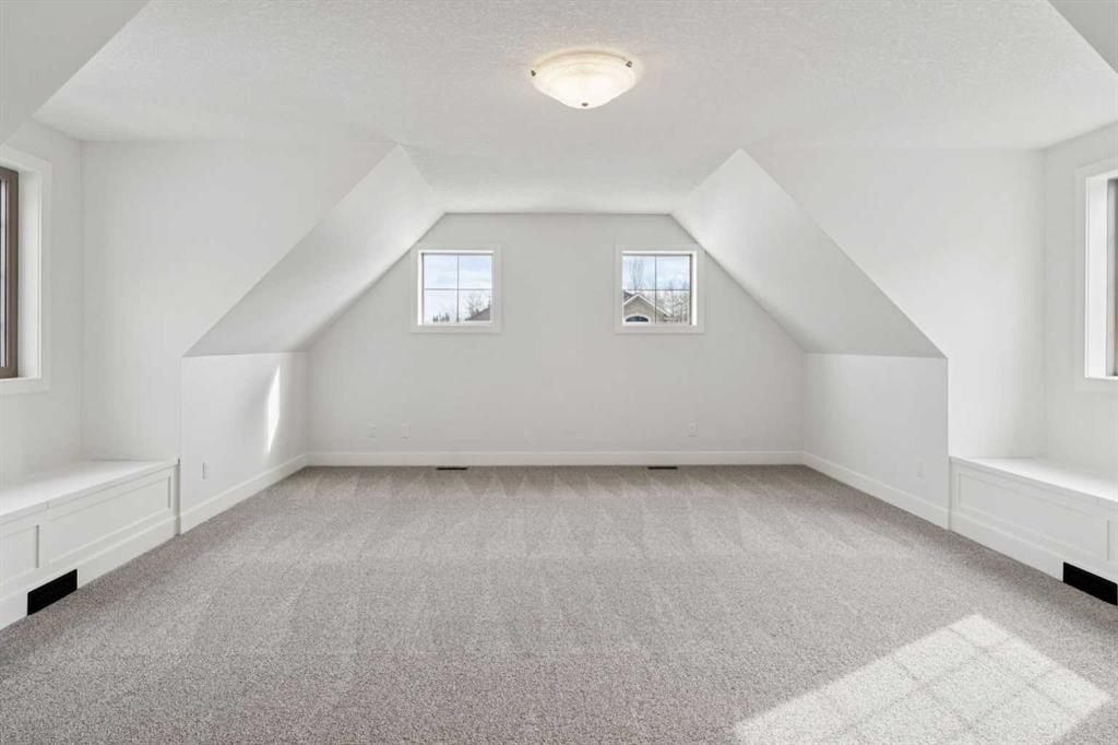 1 Discovery Ridge Link Sw, Calgary, AB - Indoor Photo Showing Other Room