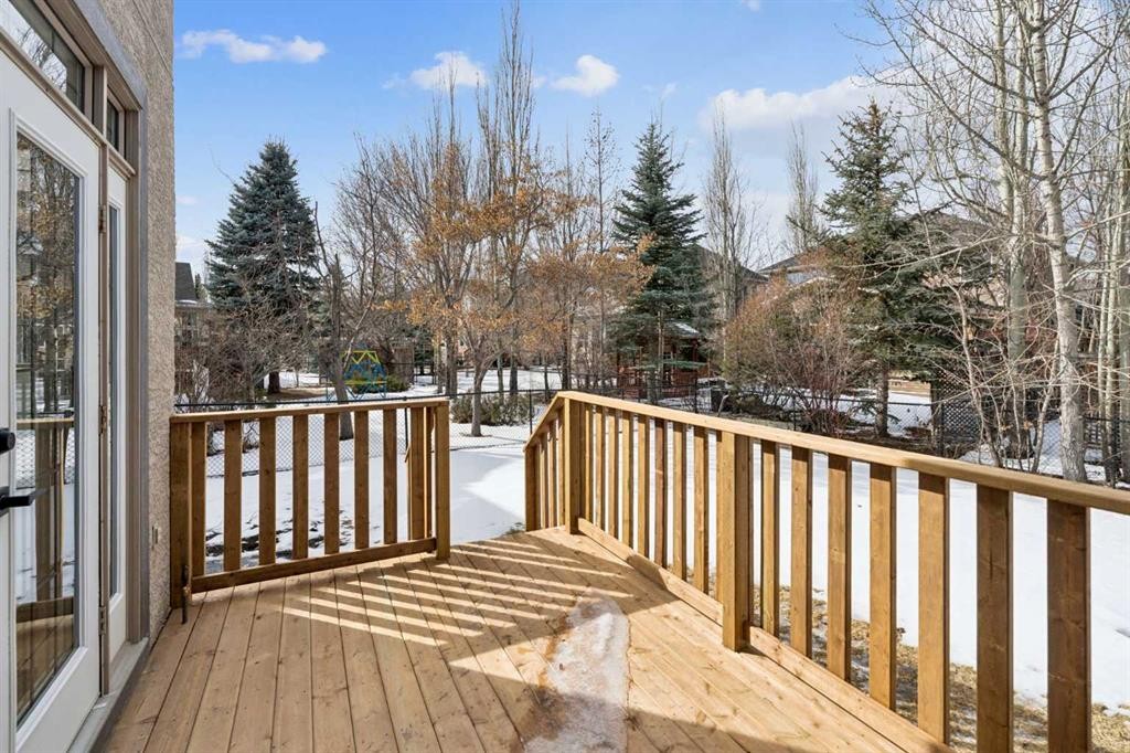 1 Discovery Ridge Link Sw, Calgary, AB - Outdoor