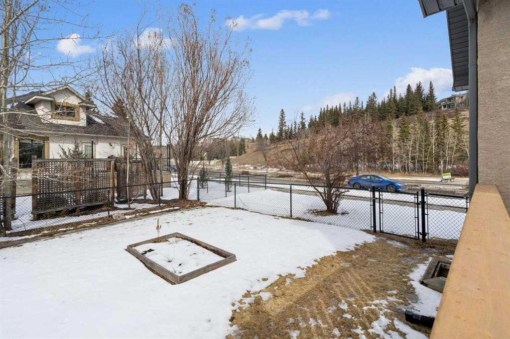 1 Discovery Ridge Link Sw, Calgary, AB - Outdoor