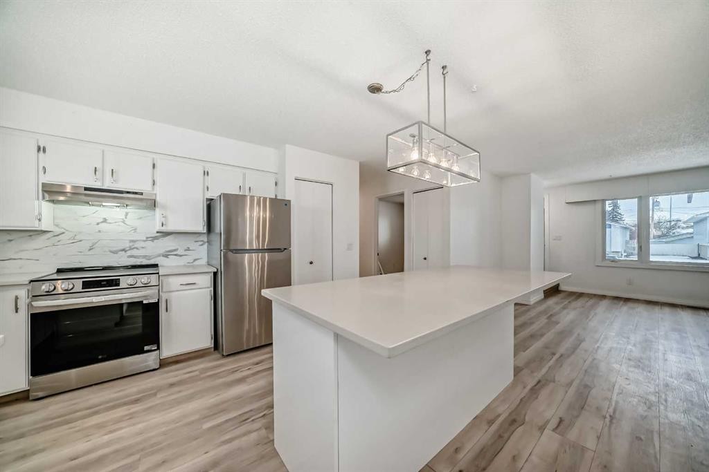 23 Marbank Way Ne, Calgary, AB - Indoor Photo Showing Kitchen