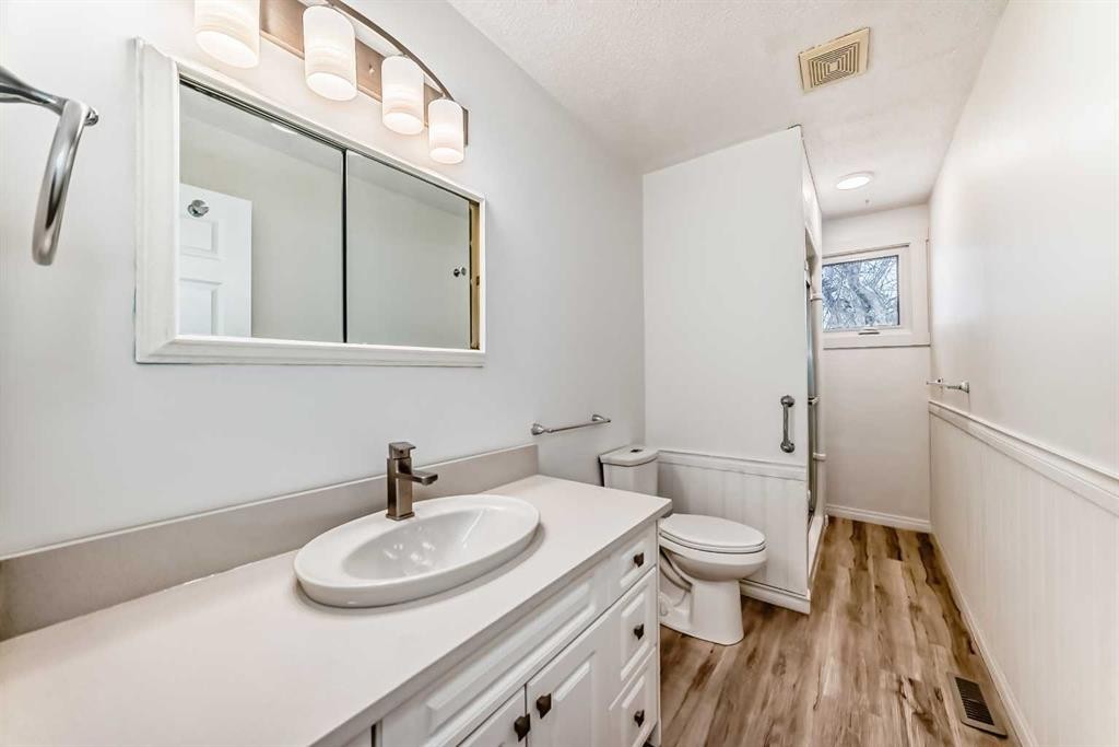 23 Marbank Way Ne, Calgary, AB - Indoor Photo Showing Bathroom