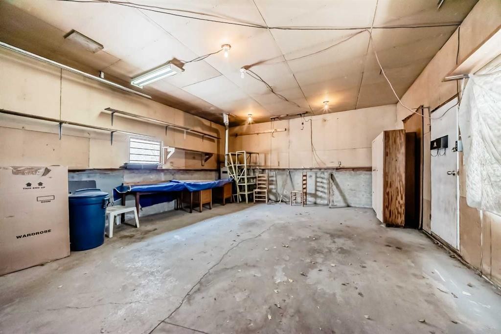 23 Marbank Way Ne, Calgary, AB - Indoor Photo Showing Garage