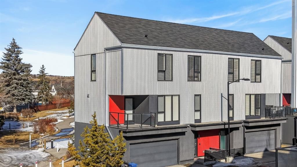 403 Bow Grove Nw, Calgary, AB - Outdoor With Balcony