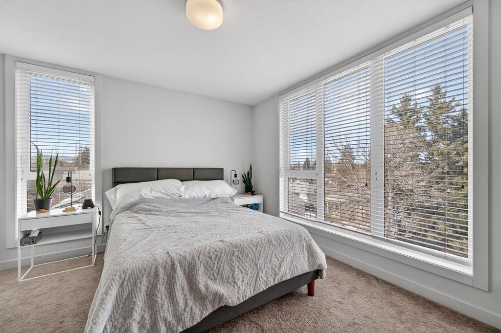 403 Bow Grove Nw, Calgary, AB - Indoor Photo Showing Bedroom