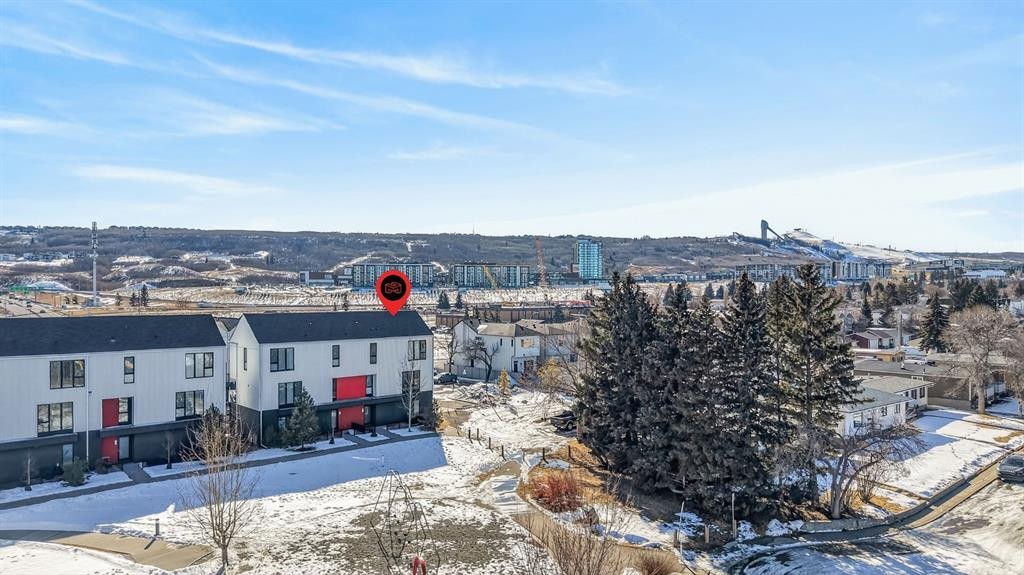 403 Bow Grove Nw, Calgary, AB - Outdoor With View