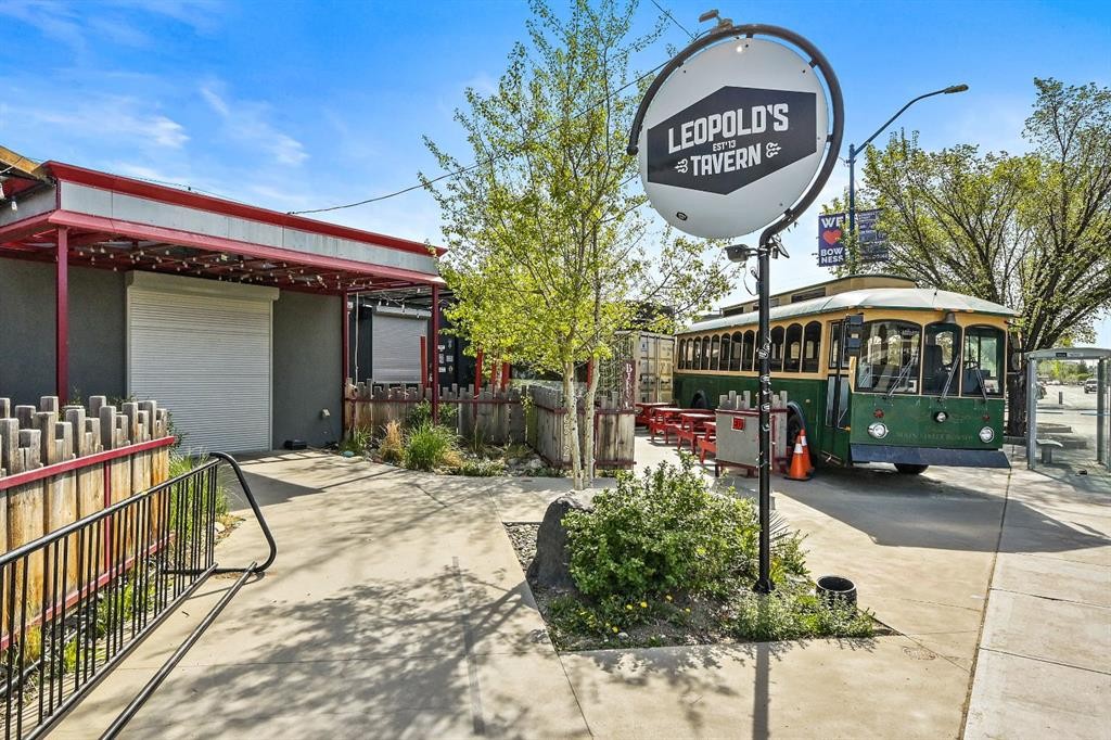 403 Bow Grove Nw, Calgary, AB - Outdoor