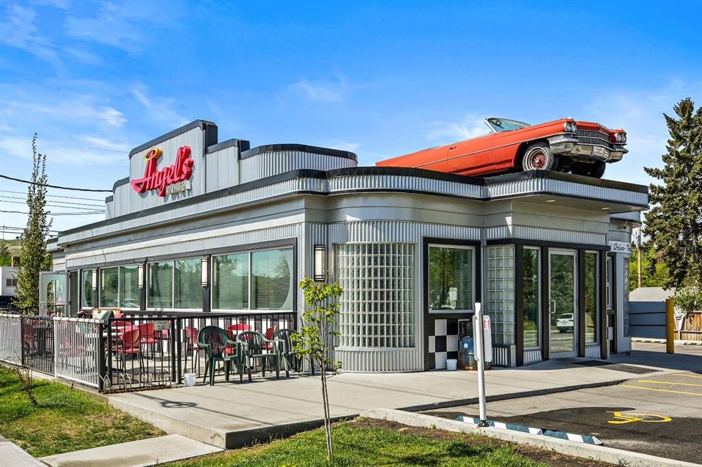 403 Bow Grove Nw, Calgary, AB - Outdoor