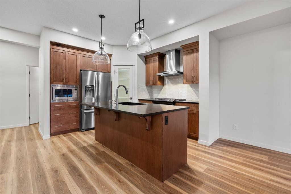 353 Herron Mews Ne, Calgary, AB - Indoor Photo Showing Kitchen With Upgraded Kitchen