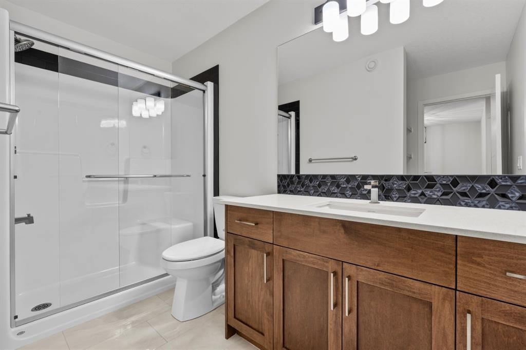 353 Herron Mews Ne, Calgary, AB - Indoor Photo Showing Bathroom