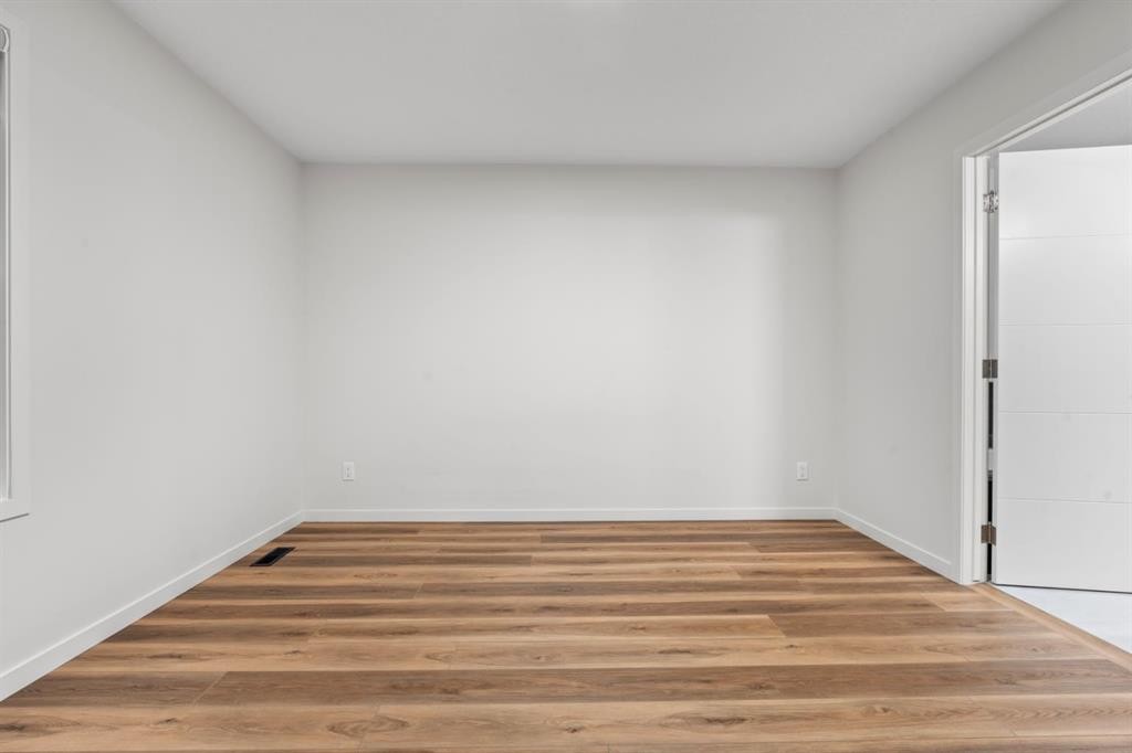 353 Herron Mews Ne, Calgary, AB - Indoor Photo Showing Other Room