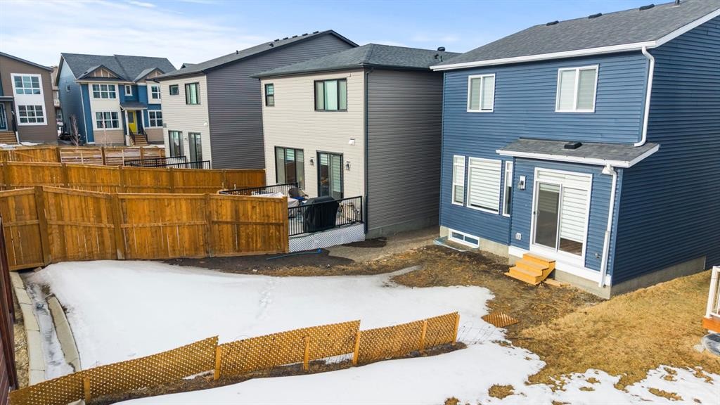 353 Herron Mews Ne, Calgary, AB - Outdoor