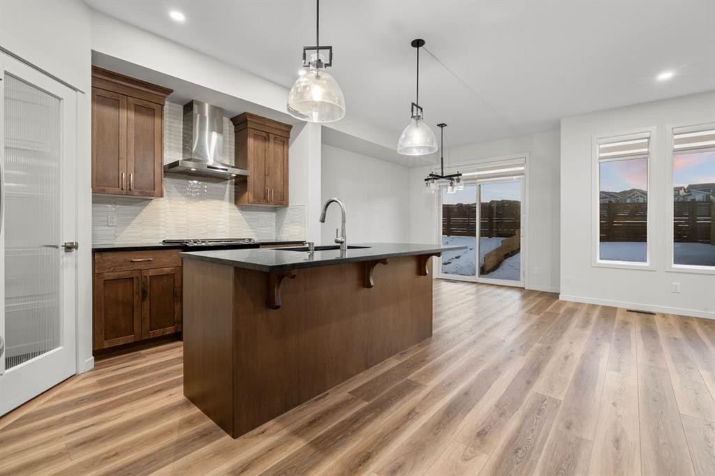 353 Herron Mews Ne, Calgary, AB - Indoor Photo Showing Kitchen With Upgraded Kitchen