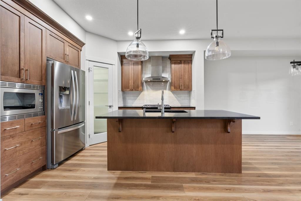 353 Herron Mews Ne, Calgary, AB - Indoor Photo Showing Kitchen With Upgraded Kitchen