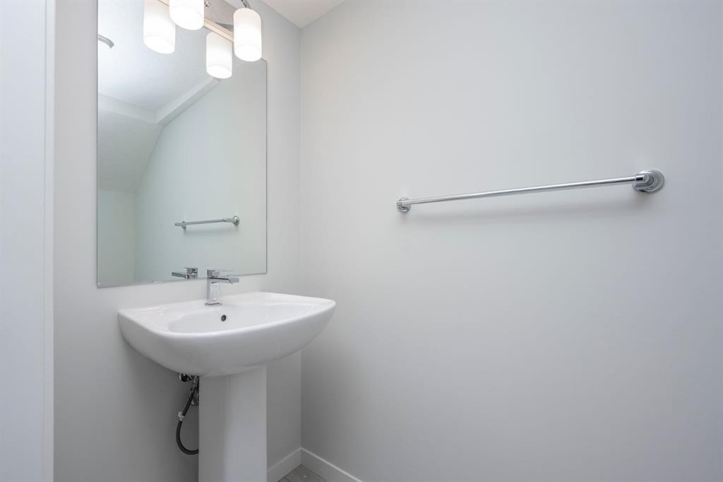 412 Seton Circle Se, Calgary, AB - Indoor Photo Showing Bathroom