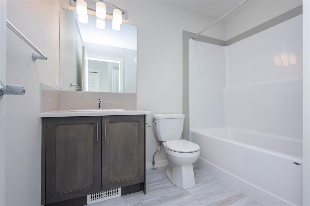 412 Seton Circle Se, Calgary, AB - Indoor Photo Showing Bathroom