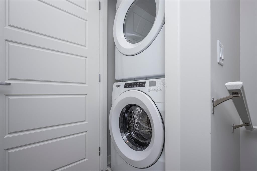 412 Seton Circle Se, Calgary, AB - Indoor Photo Showing Laundry Room