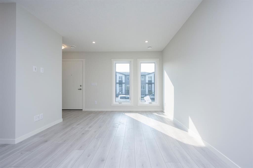 412 Seton Circle Se, Calgary, AB - Indoor Photo Showing Other Room