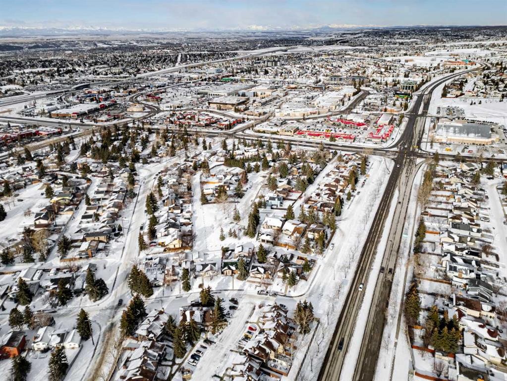 49 Range Gardens Nw, Calgary, AB - Outdoor With View