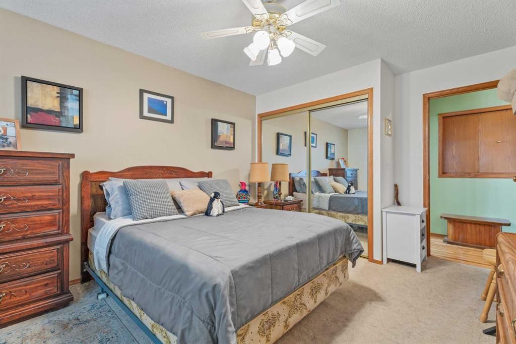 13 Park Ln Place, Strathmore, AB - Indoor Photo Showing Bedroom